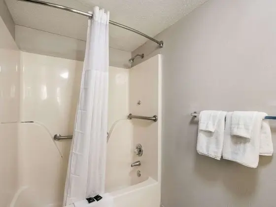 Oda, 2 Çift Kişilik Yatak, Engellilere Uygun, Sigara İçilmez