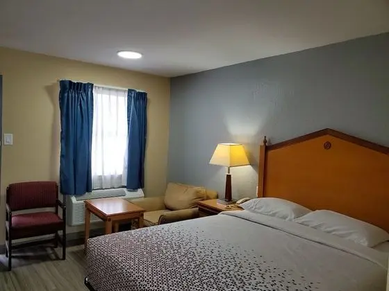 Standard Oda, 1 Büyük (Queen) Boy Yatak (1 queen bed)