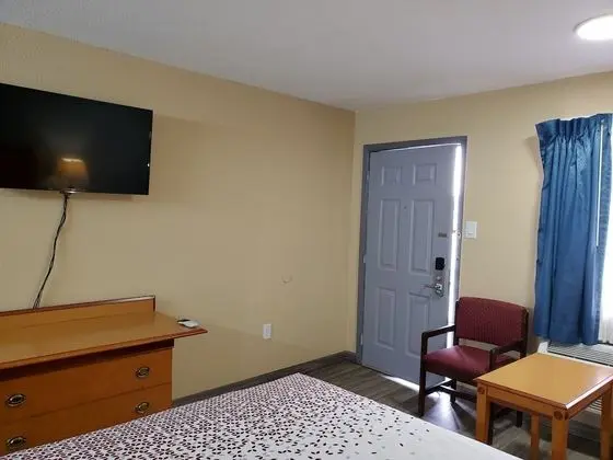 Standard Oda, 1 En Büyük (King) Boy Yatak, Engellilere Uygun (1 queen bed)