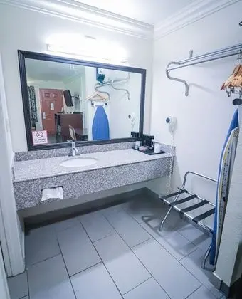 Oda, 1 En Büyük (King) Boy Yatak ve Çekyat, Engellilere Uygun, Sigara İçilmez