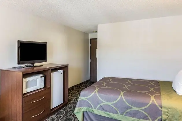 Oda, 1 Büyük (Queen) Boy Yatak, Engellilere Uygun, Sigara İçilmez