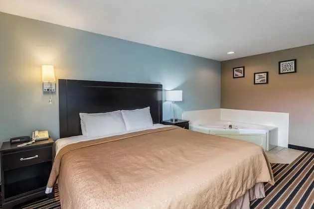 Standard Oda, 1 En Büyük (King) Boy Yatak, Sigara İçilmez, Sıcak Su Küveti (1 Person Jetted Tub)