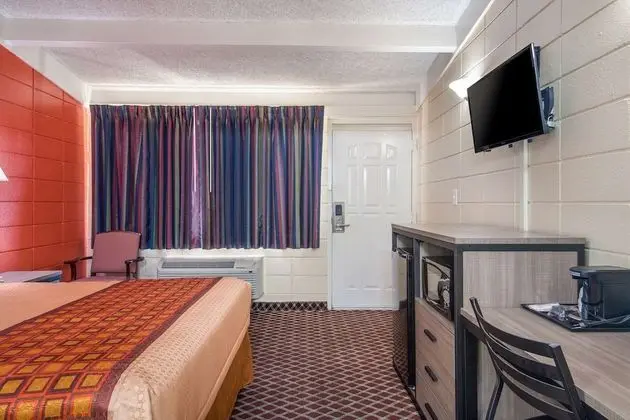 Standard Oda, 1 Büyük (Queen) Boy Yatak, Sigara İçilebilir