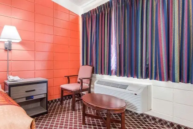 Standard Oda, 1 Büyük (Queen) Boy Yatak, Sigara İçilebilir