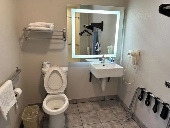 Standard Oda, 1 Büyük (Queen) Boy Yatak, Engellilere Uygun, Sigara İçilmez (Bathtub)