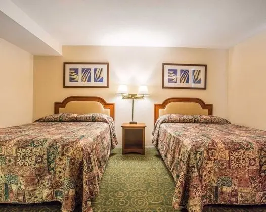 2 Queen Beds Non-Smoking