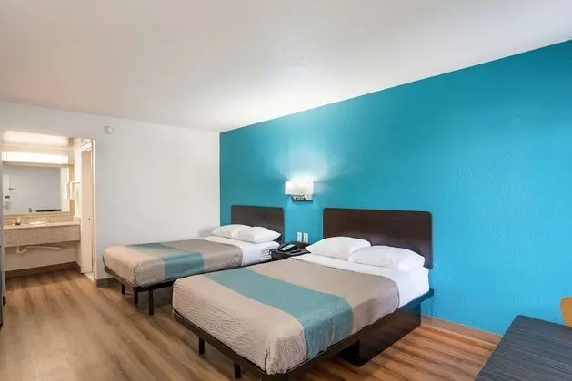 Deluxe Dört Kişilik Oda, 2 Çift Kişilik Yatak, Sigara İçilebilir, Buzdolabı ve Mikrodalga
