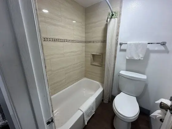 Basic Oda, 1 En Büyük (King) Boy Yatak, Sigara İçilebilir