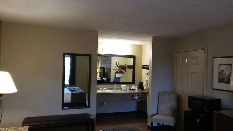 Oda, 1 En Büyük (King) Boy Yatak, Engellilere Uygun, Sigara İçilebilir