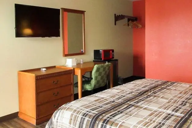 1 King Bed, Smoking
