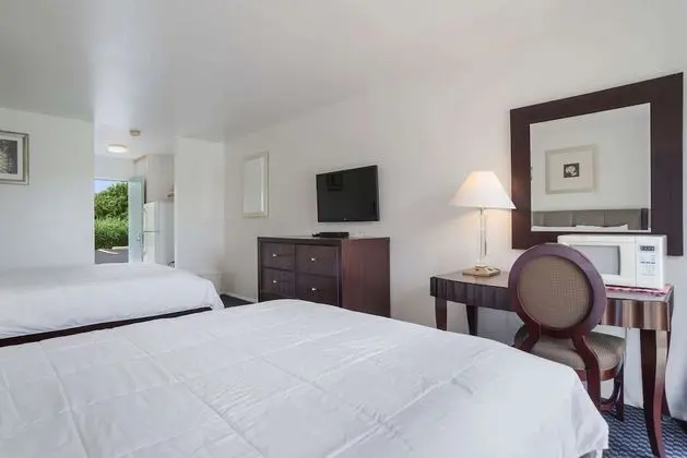 Oda, 2 Çift Kişilik Yatak, Engellilere Uygun, Sigara İçilmez