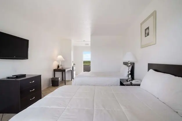 Oda, 2 Çift Kişilik Yatak, Engellilere Uygun, Sigara İçilmez