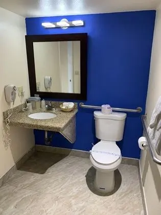 Standard Oda, 1 Büyük (Queen) Boy Yatak, Engellilere Uygun, Sigara İçilmez