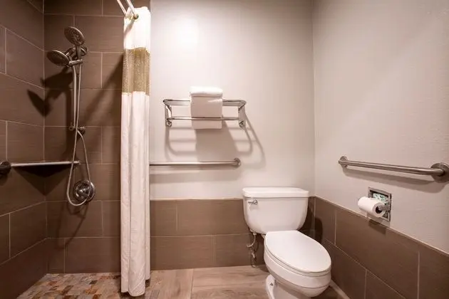 Comfort Oda, 2 Büyük (Queen) Boy Yatak, Engellilere Uygun