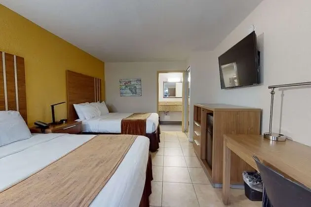 Standard Room, 2 Queen Beds, Garden View, No Pets Allowed