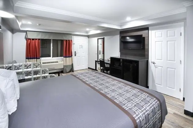 Basic Süit, 1 En Büyük (King) Boy Yatak