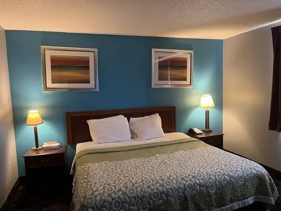 Oda, 1 En Büyük (King) Boy Yatak, Engellilere Uygun, Sigara İçilmez