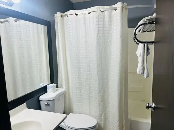 Oda, 1 En Büyük (King) Boy Yatak, Engellilere Uygun, Sigara İçilmez