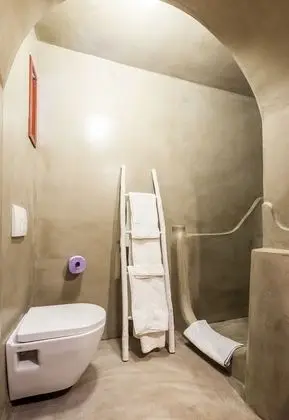 Büyük Yataklı Tek Kişilik Oda