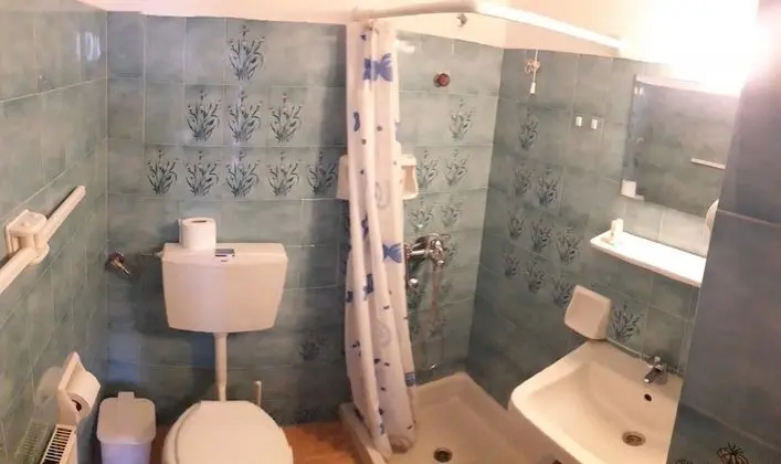 Üç Kişilik Oda