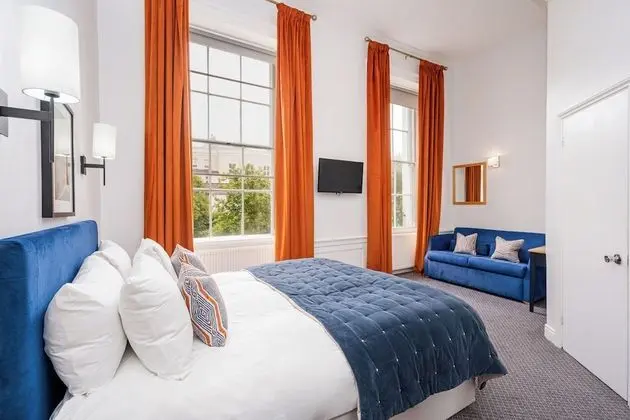 Tek Büyük Yataklı Oda