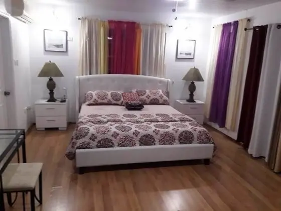 Superior House, 3 Bedrooms (Upper Level)
