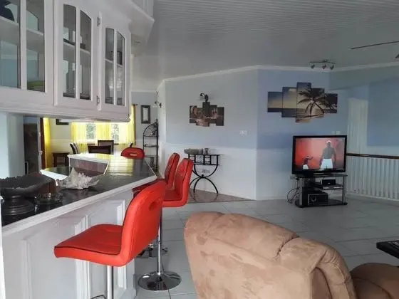 Superior House, 3 Bedrooms (Upper Level)