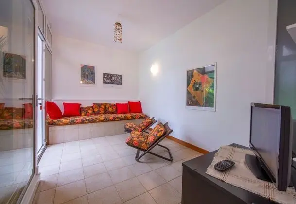 Family Apart Daire, Birden Çok Yatak, 2 Banyolu, Bahçeli (Rododendro Rosso)