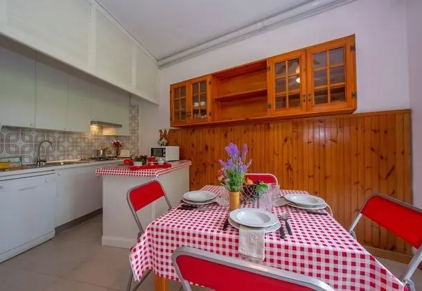 Family Apart Daire, Birden Çok Yatak, 2 Banyolu, Bahçeli (Rododendro Rosso)