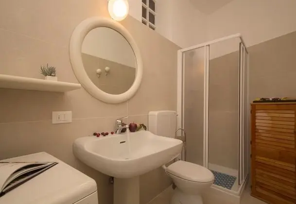 Family Apart Daire, Birden Çok Yatak, 2 Banyolu, Bahçeli (Rododendro Rosso)