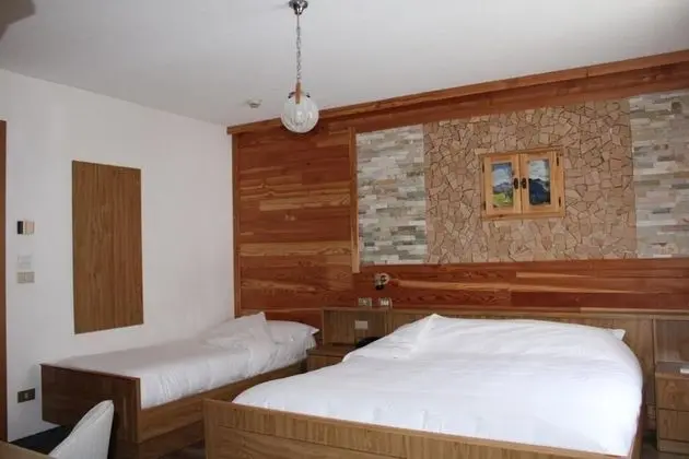 Standard Üç Kişilik Oda