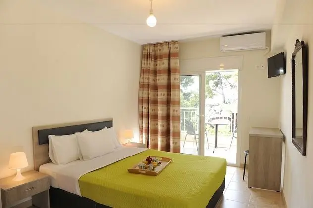 Üç Kişilik Oda, Deniz Manzaralı