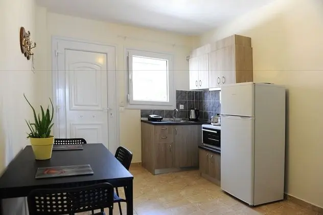 Üç Kişilik Oda, Deniz Manzaralı