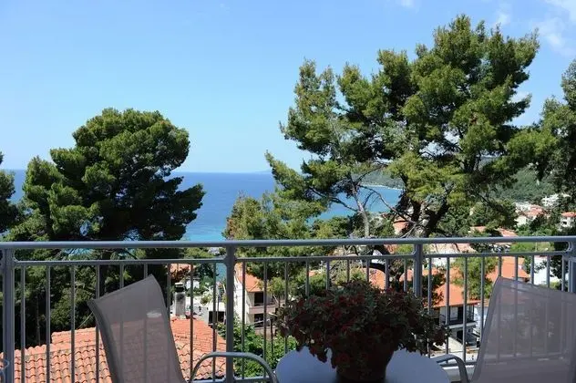 Üç Kişilik Oda, Deniz Manzaralı