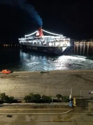 Üç Kişilik Oda, Deniz Manzaralı