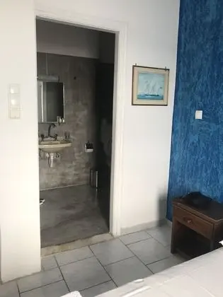 Üç Kişilik Oda, Deniz Manzaralı