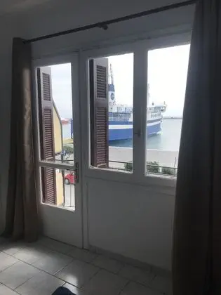 Üç Kişilik Oda, Deniz Manzaralı