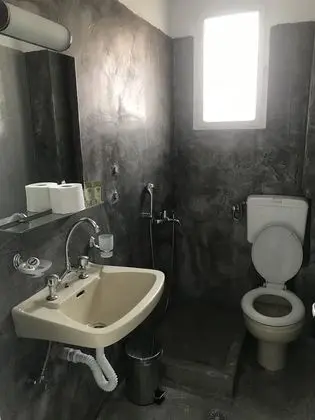 Üç Kişilik Oda, Deniz Manzaralı