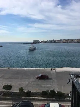 Üç Kişilik Oda, Deniz Manzaralı