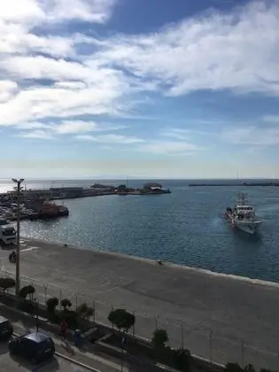 Üç Kişilik Oda, Deniz Manzaralı