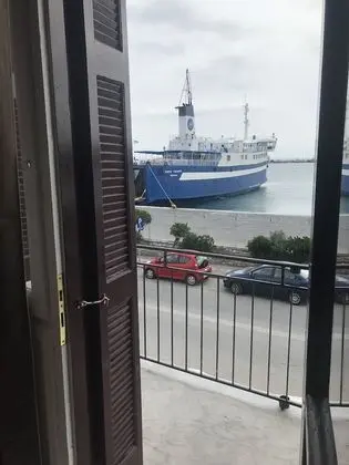 Üç Kişilik Oda, Deniz Manzaralı