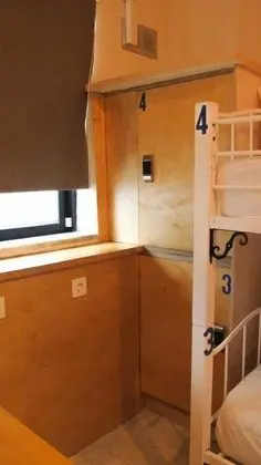 Deluxe Ortak Ranzalı Oda (4 beds)