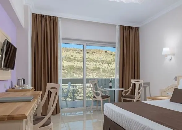 Deluxe Room, Land View
