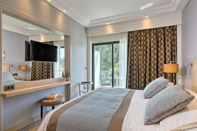 Deluxe Tek Büyük Yataklı Oda