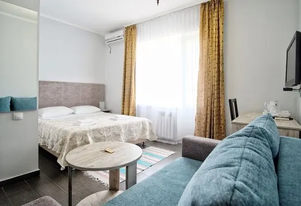 Tek Büyük veya İki Ayrı Yataklı Oda, Balkon