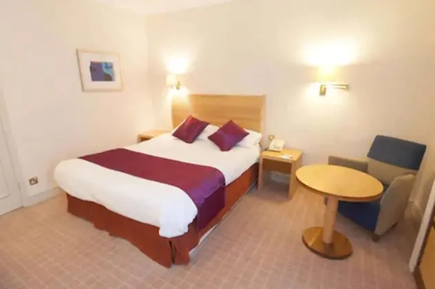 Standard Tek Büyük Yataklı Oda