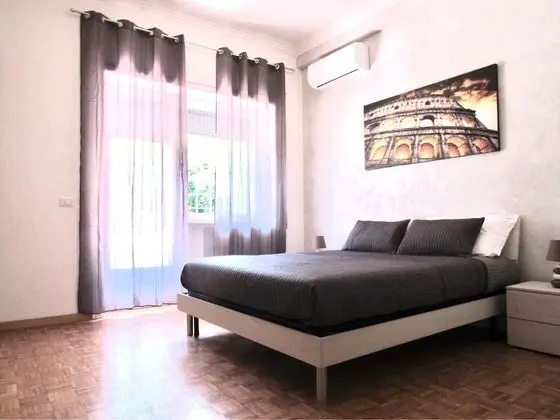 Tek Büyük Yataklı Oda, Balkon
