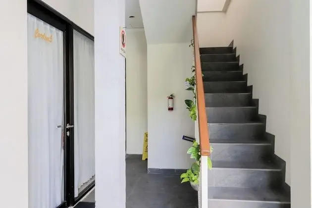 Superior Tek Büyük Yataklı Oda (with Stair View)