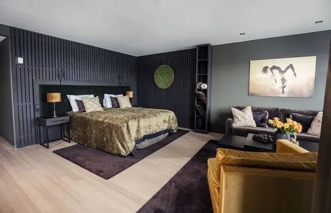 Senior Süit, Göl Manzaralı