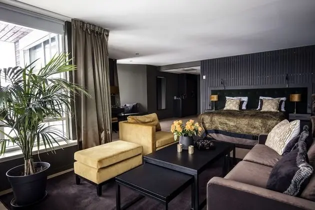 Senior Süit, Göl Manzaralı